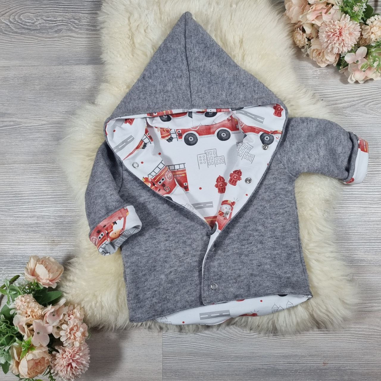 Zipfeljacke mit Stickmotiv - Feuerwehrbär