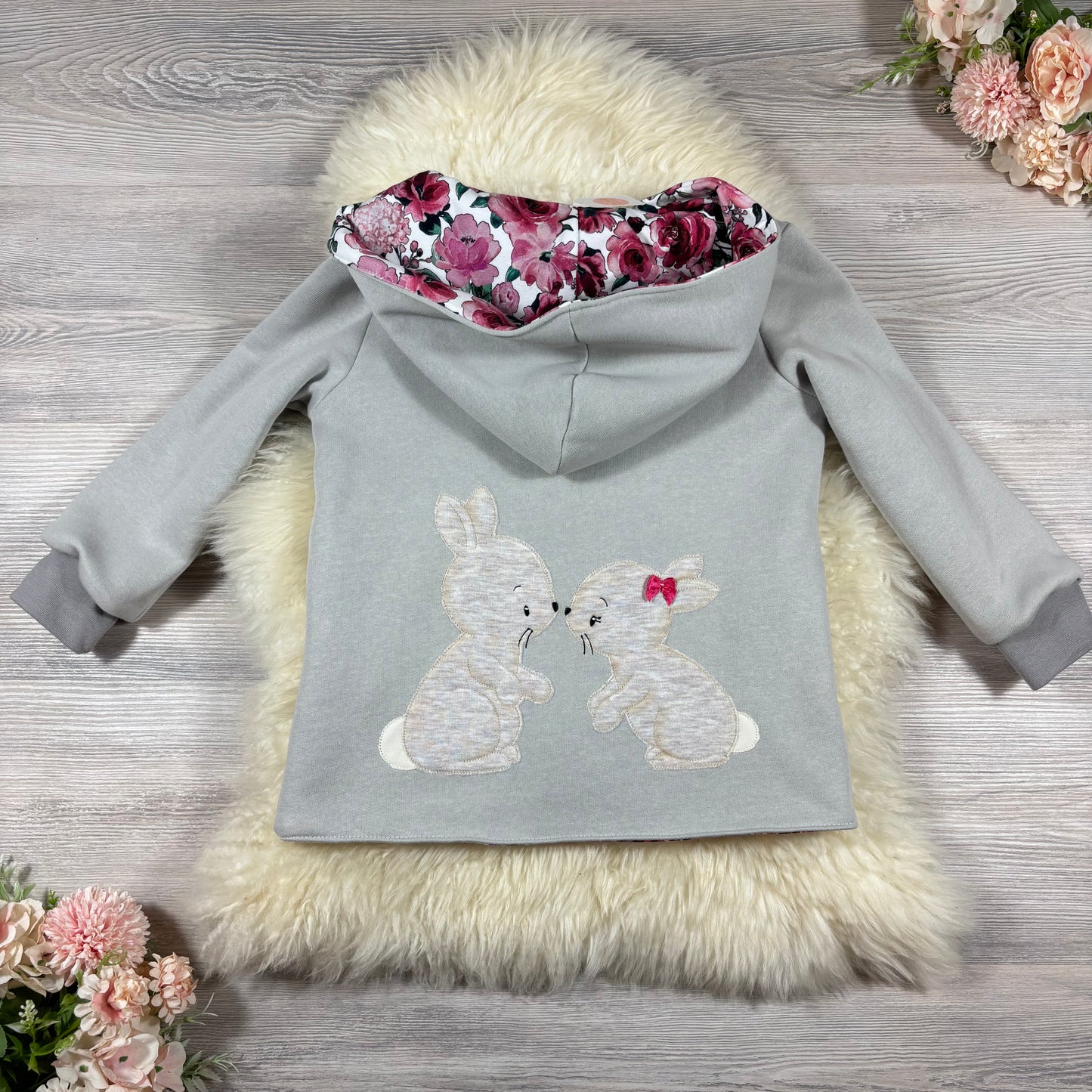 Sweatjacke mit Häschenpaar